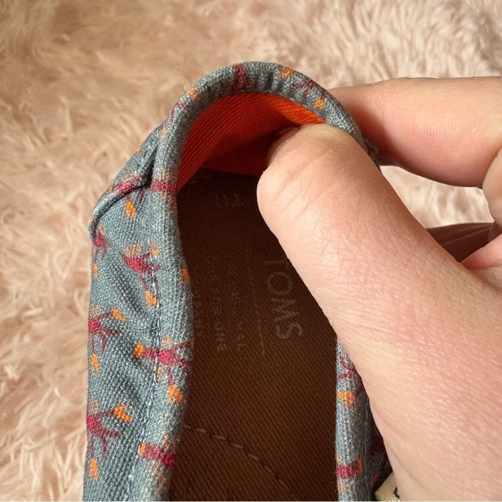 TOMS Kids' Lobster Print Gray Orange Slip-On Shoes Sz 11